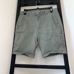 Reiss Men's Light Gray Flat Front Shorts